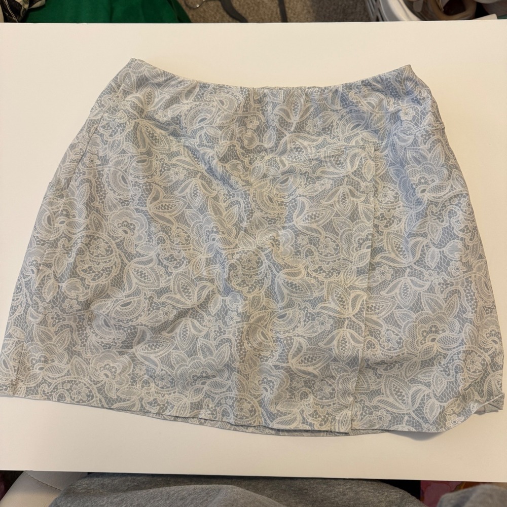 Foray Golf Womens grey White Lace Paisley Print Athletic Skort Size Medium REG